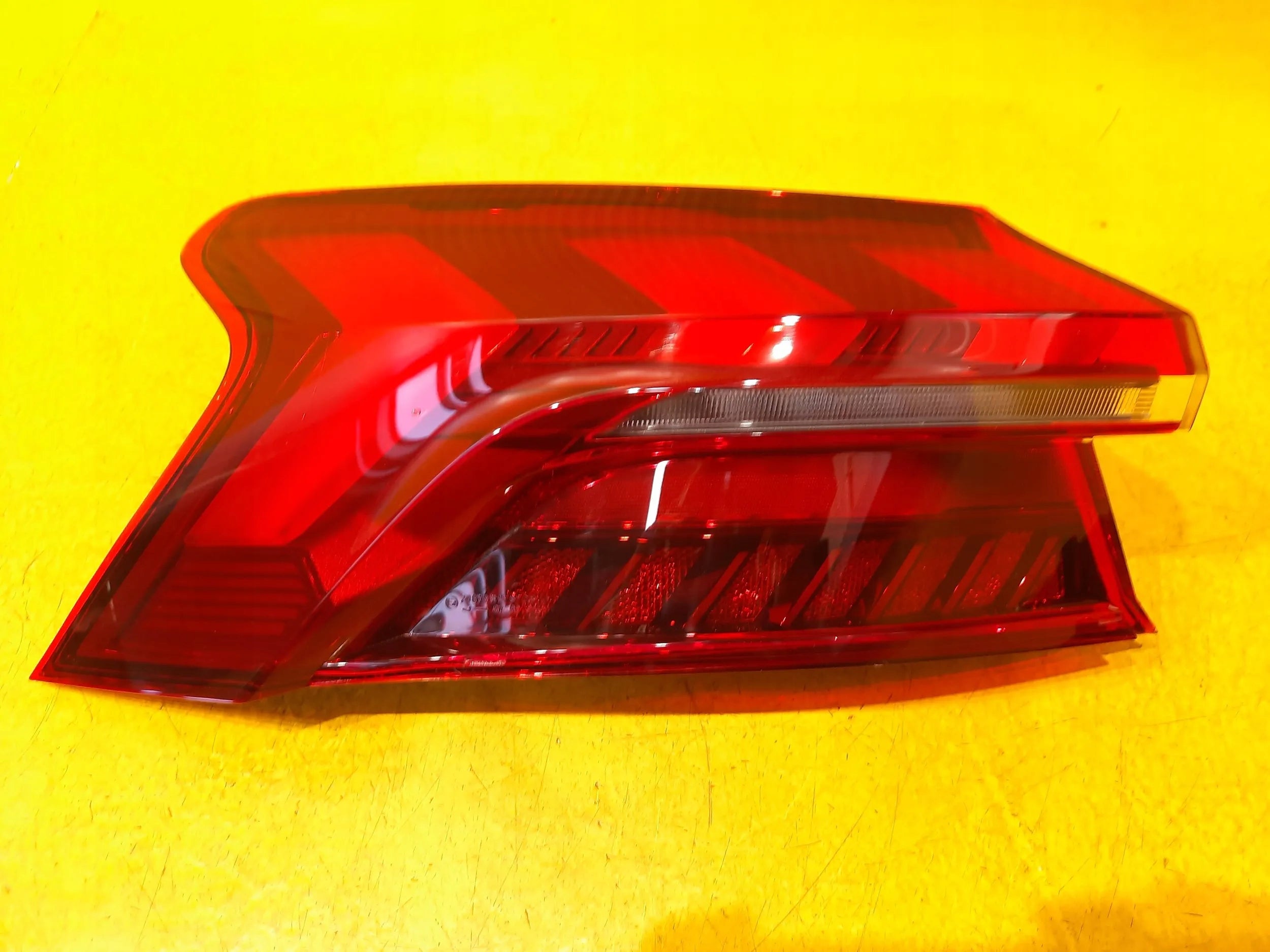 Audi A4 Rückleuchte LED Links 4J3945091 Rearlamp