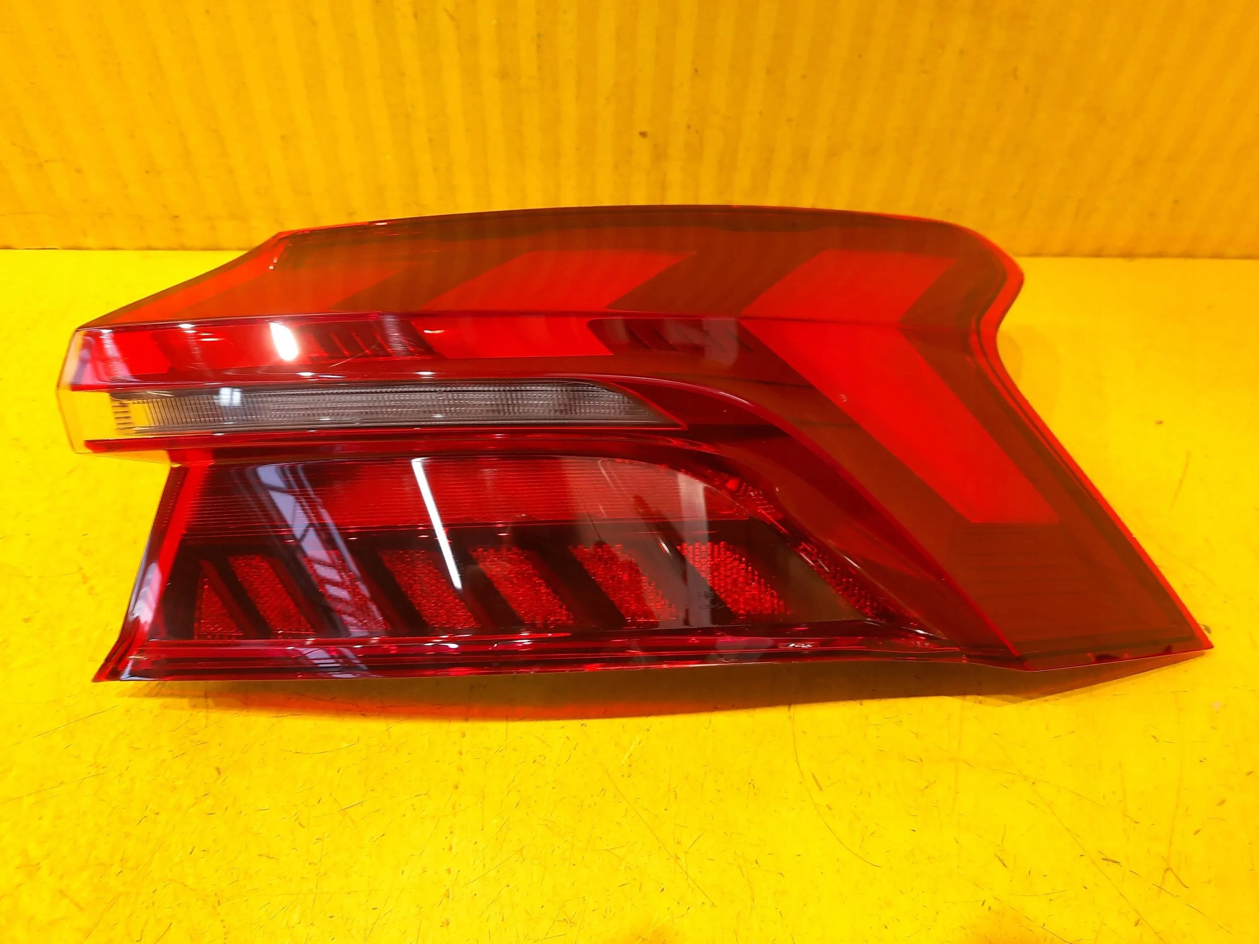 Audi A4 Rückleuchte LED Rechts 4J3945092 Rearlamp