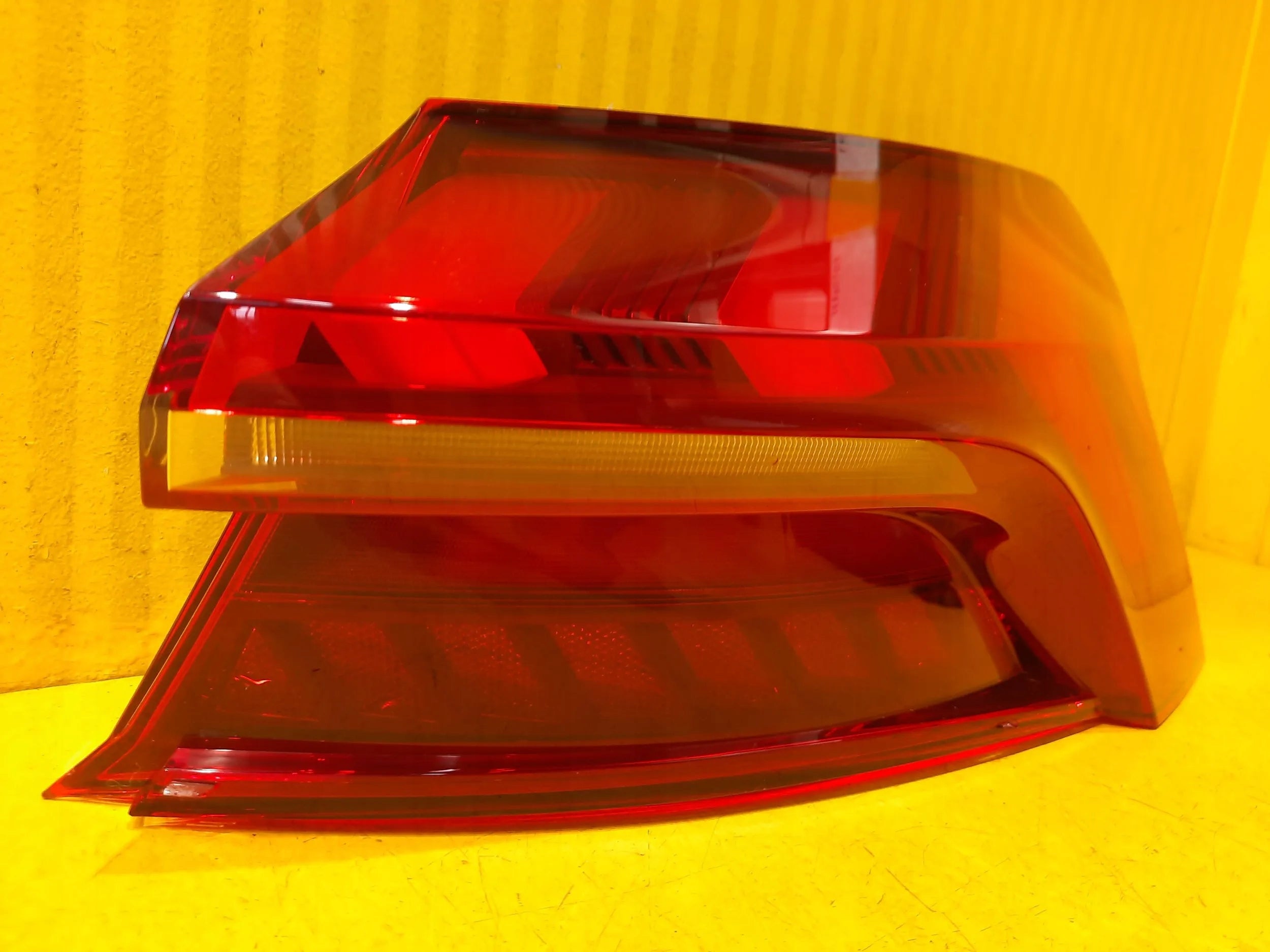 Audi A4 Rückleuchte LED Rechts 4J3945092 Rearlamp