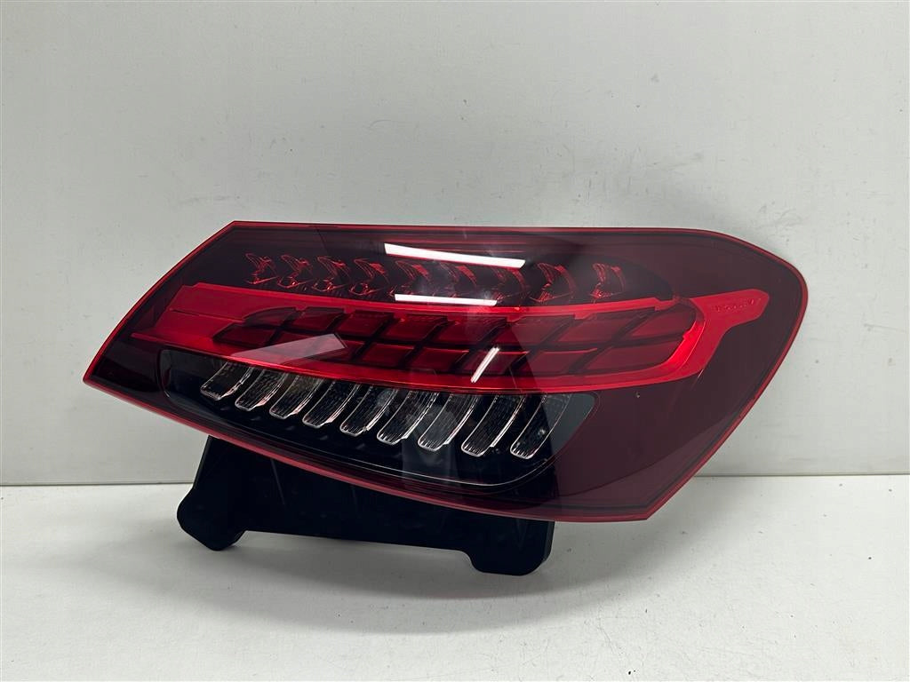 Mercedes W213 tail light LED right A2139065209 Rearlamp 