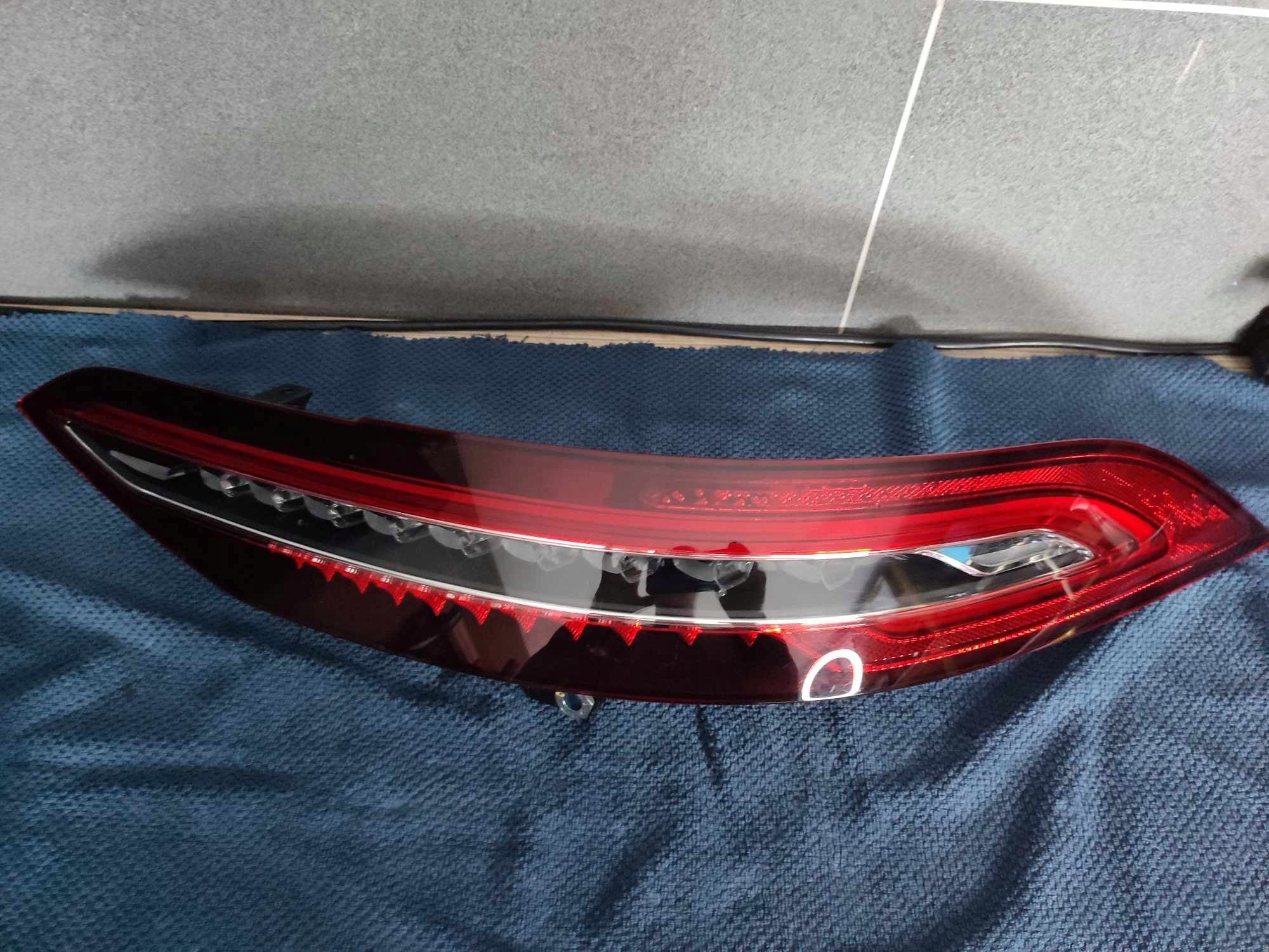 Mercedes W290 Rückleuchte LED Rechts A2909060200 Rearlamp