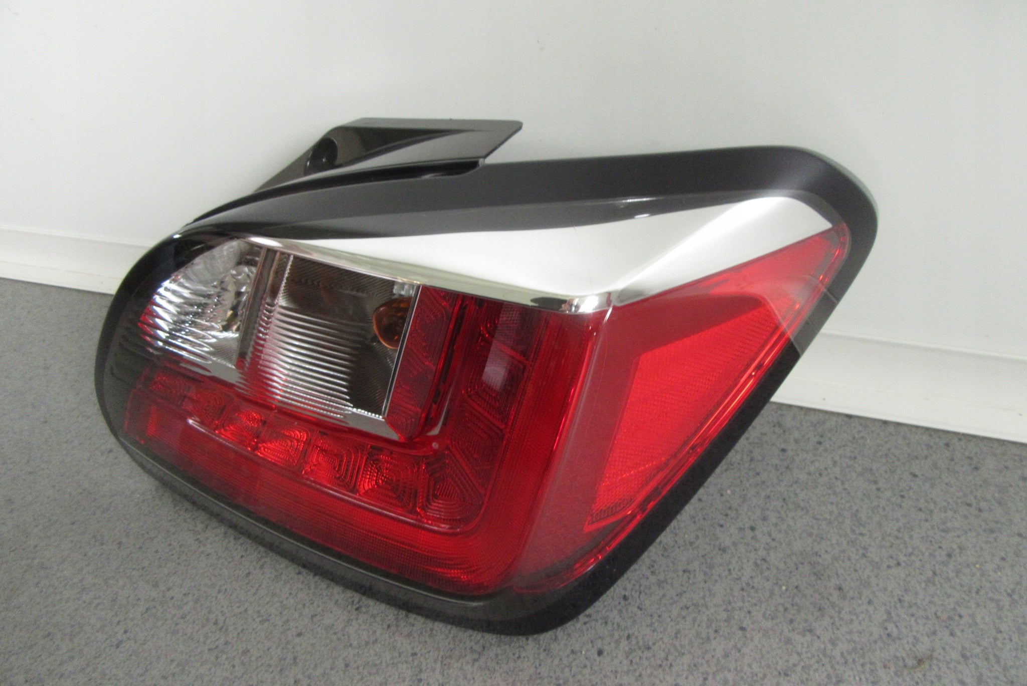 Mitsubishi GTO Rückleuchte Rechts 8330B244 Rearlamp