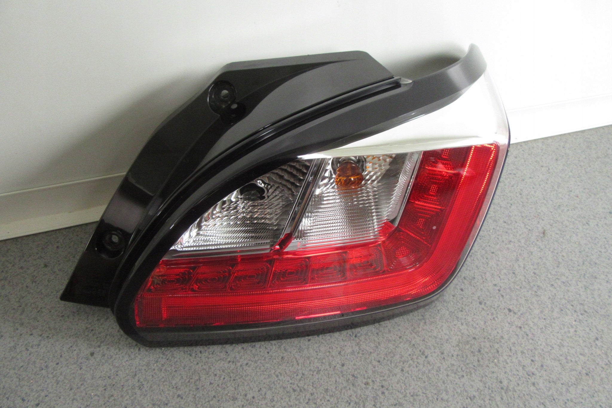 Mitsubishi GTO Rückleuchte Rechts 8330B244 Rearlamp