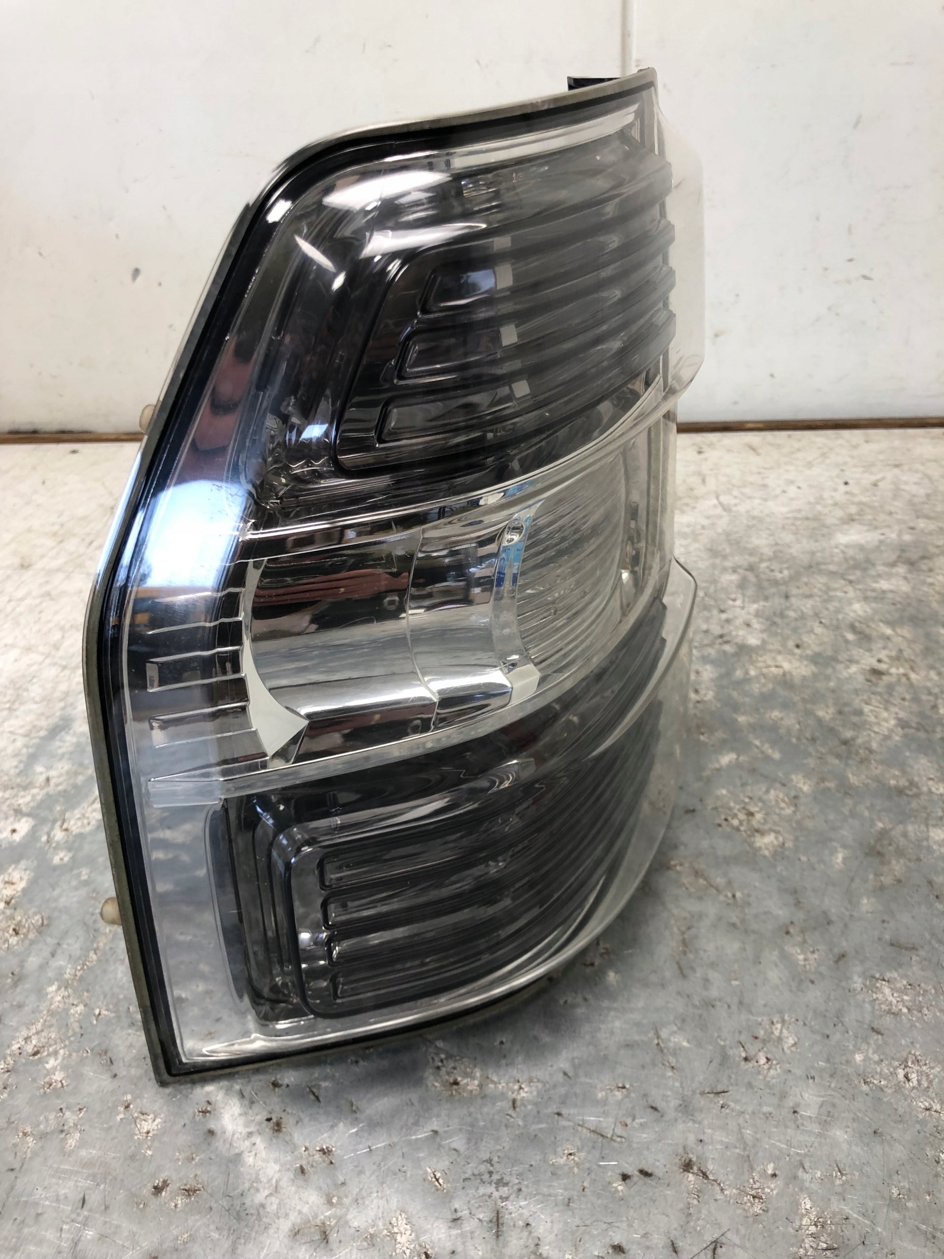 Mitsubishi Pajero Rückleuchte LED Links Rearlamp