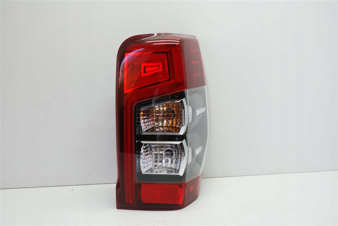 Mitsubishi Triton Rückleuchte Rechts 8330B214 Rearlamp