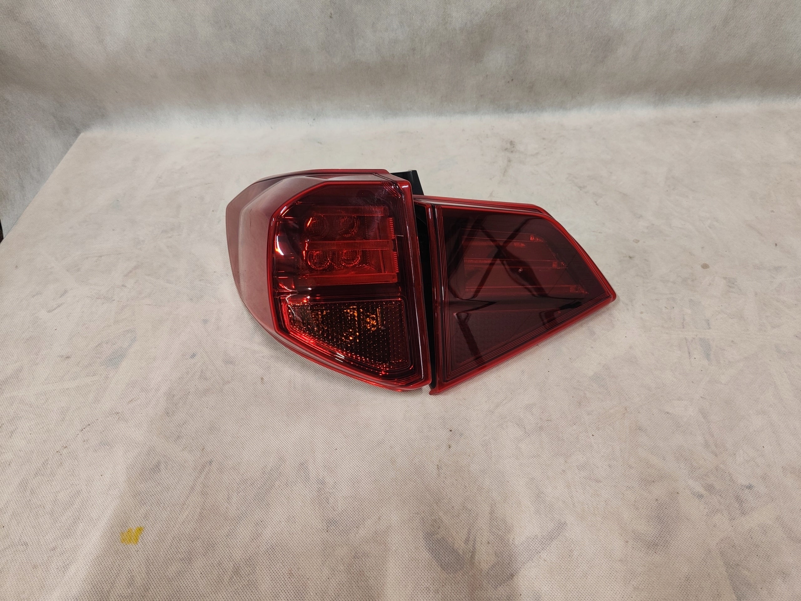 Suzuki Vitara tail light LED left rear lamp 