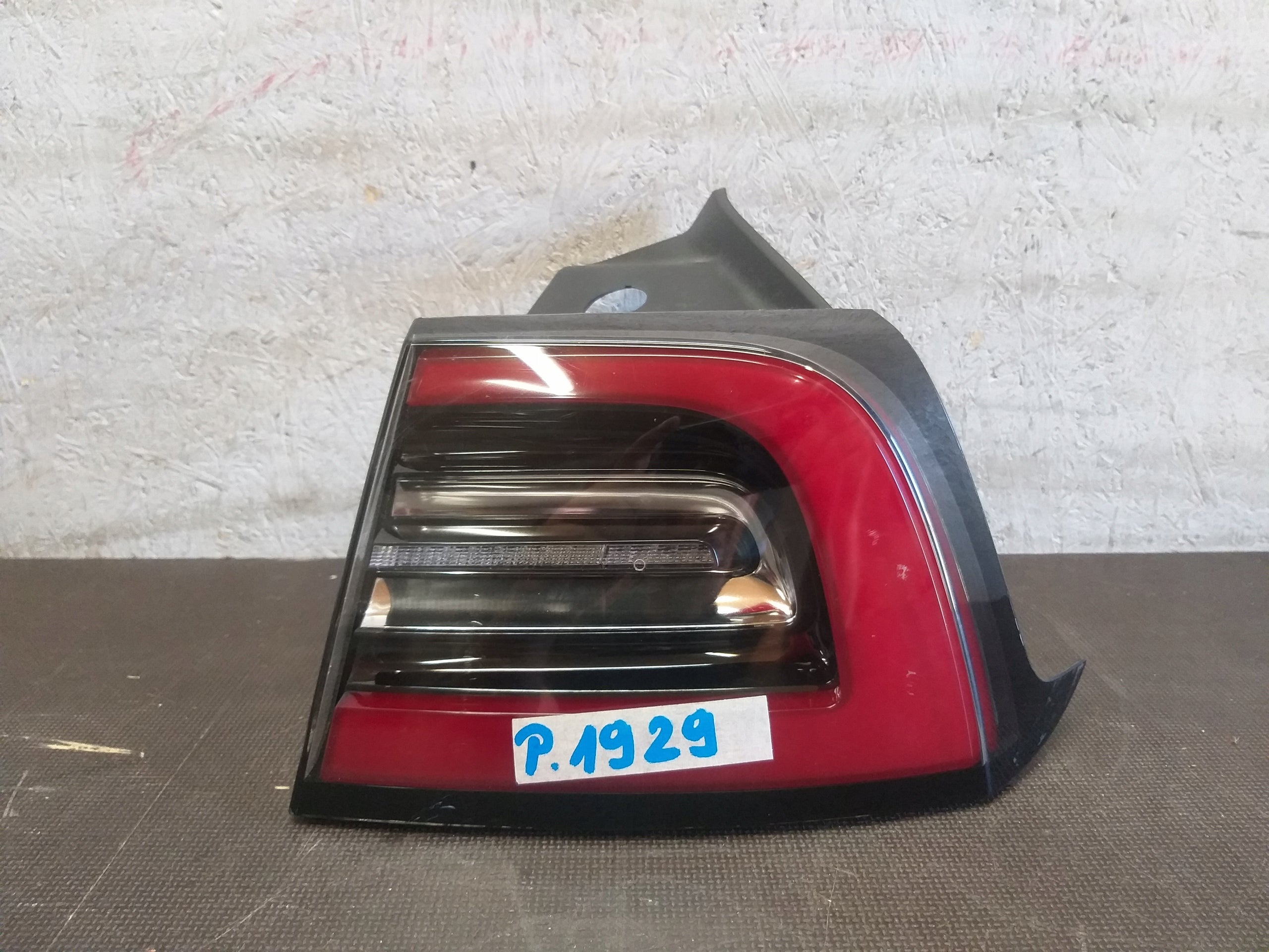 Tesla Model 3 Rückleuchte Rechts 107740000B Rearlamp