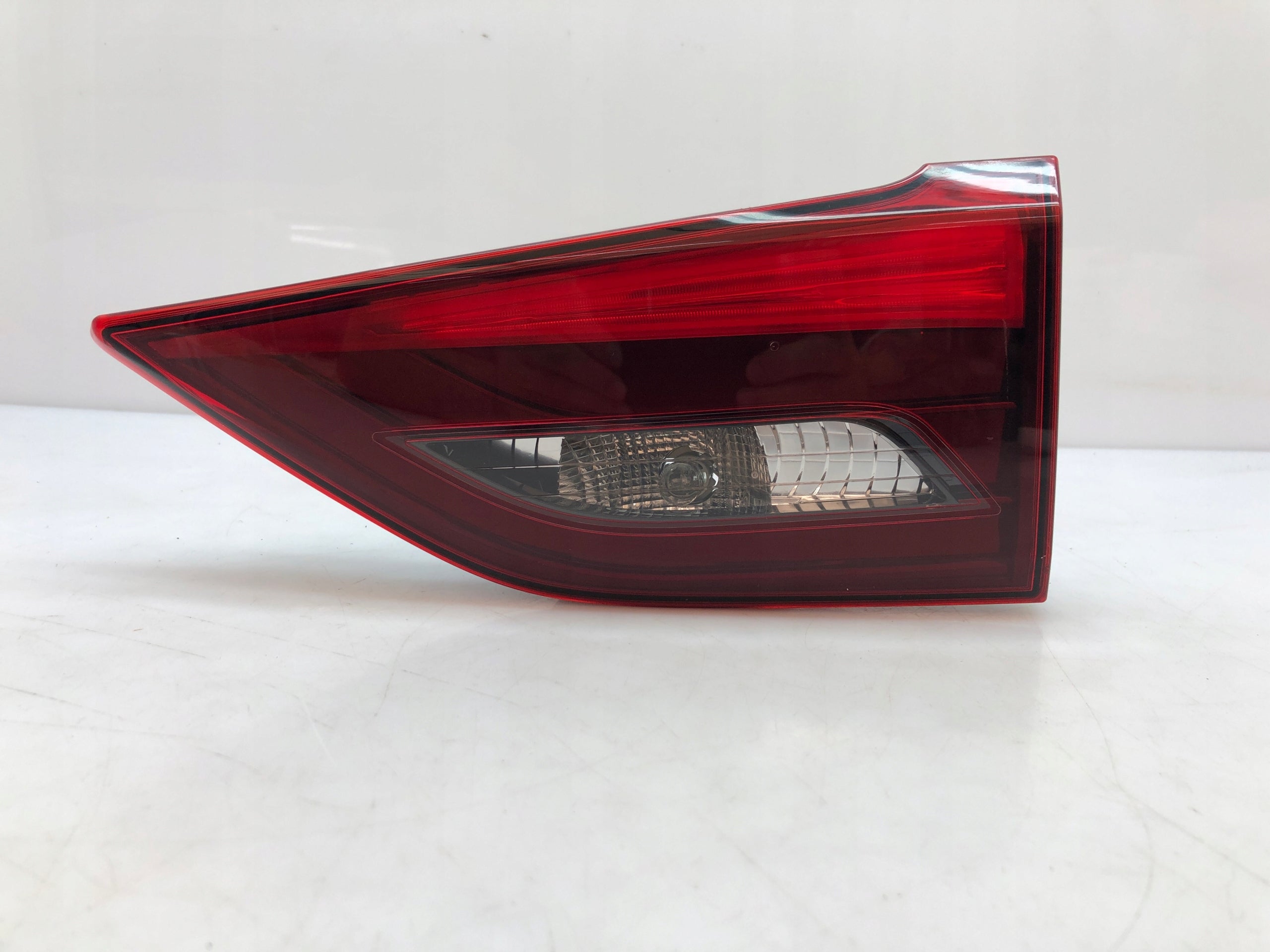 Toyota Avensis tail light LED left rear lamp 