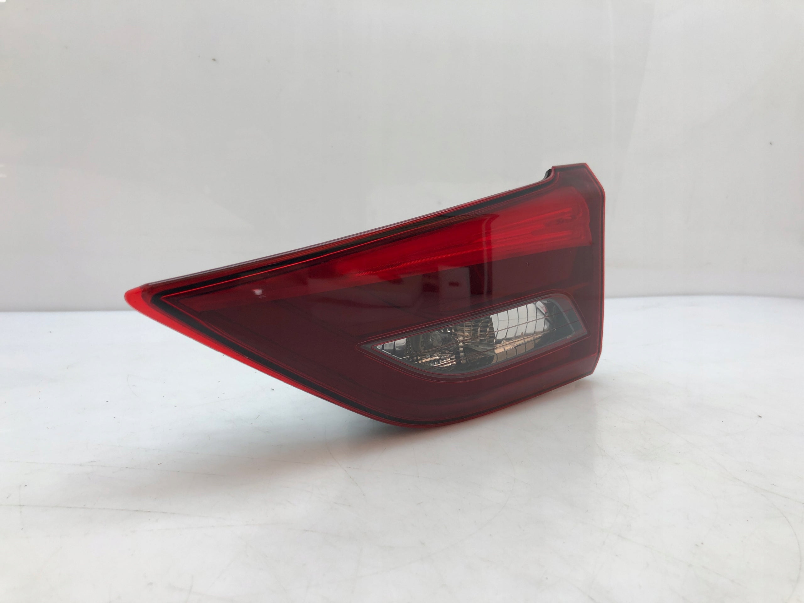 Toyota Avensis Rückleuchte LED Links Rearlamp