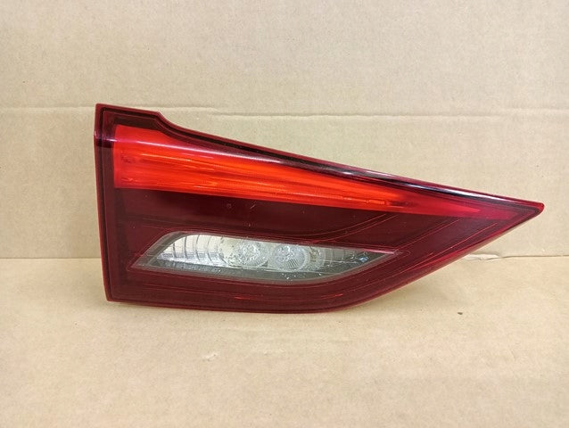 Toyota Avensis Rückleuchte LED Links Rearlamp