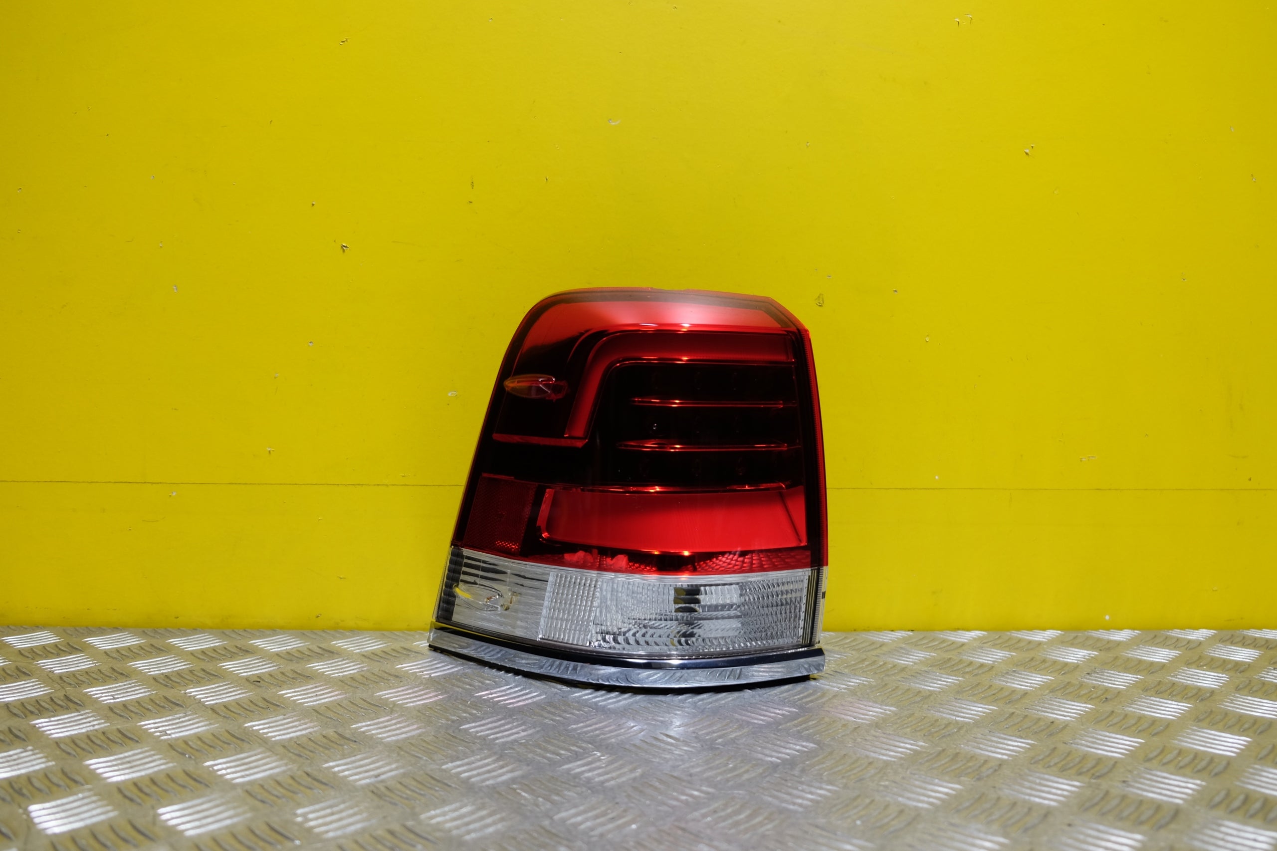 Toyota Aygo tail light LED left rear lamp 