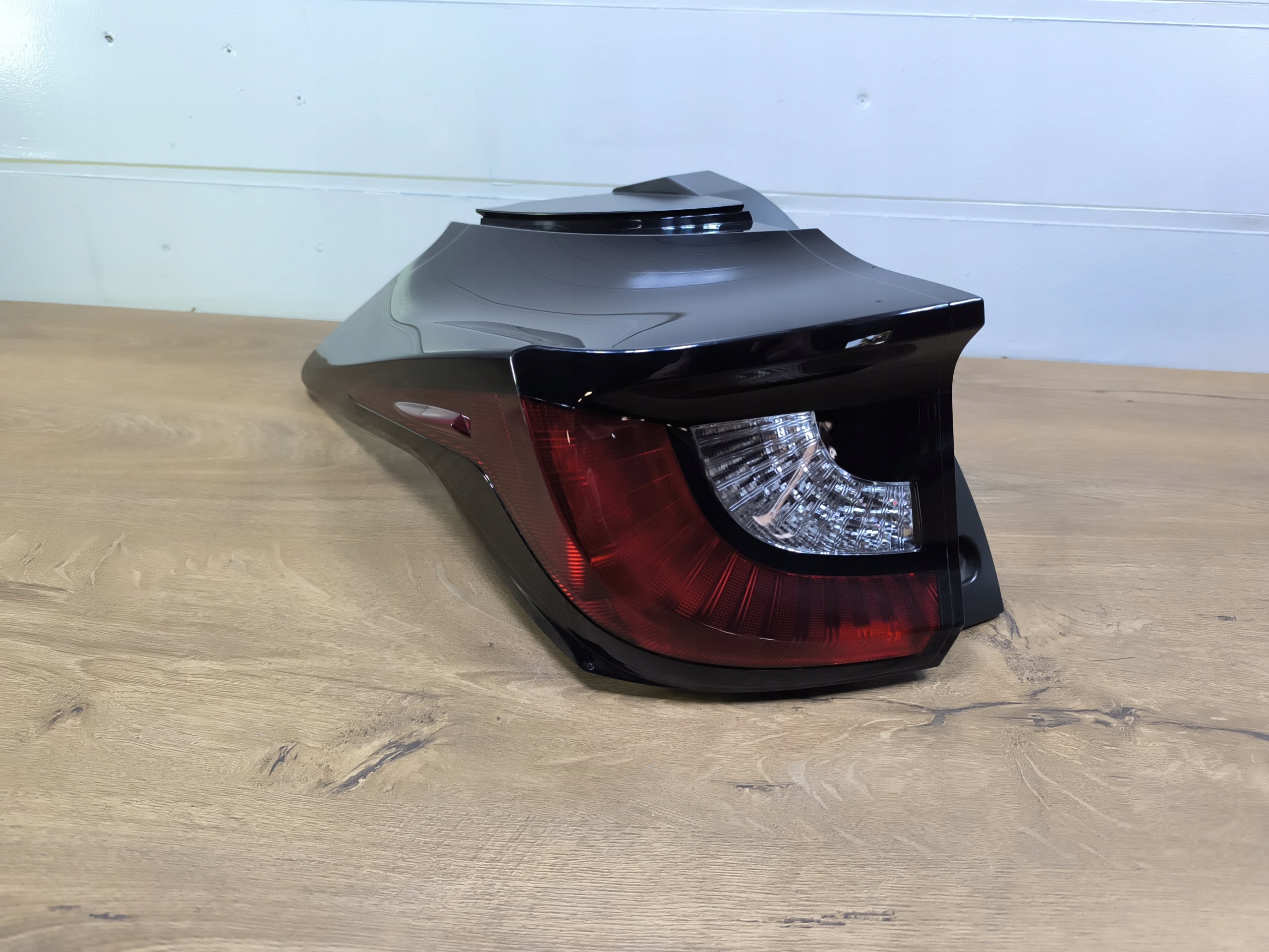 Toyota Yaris tail light LED left rear lamp 