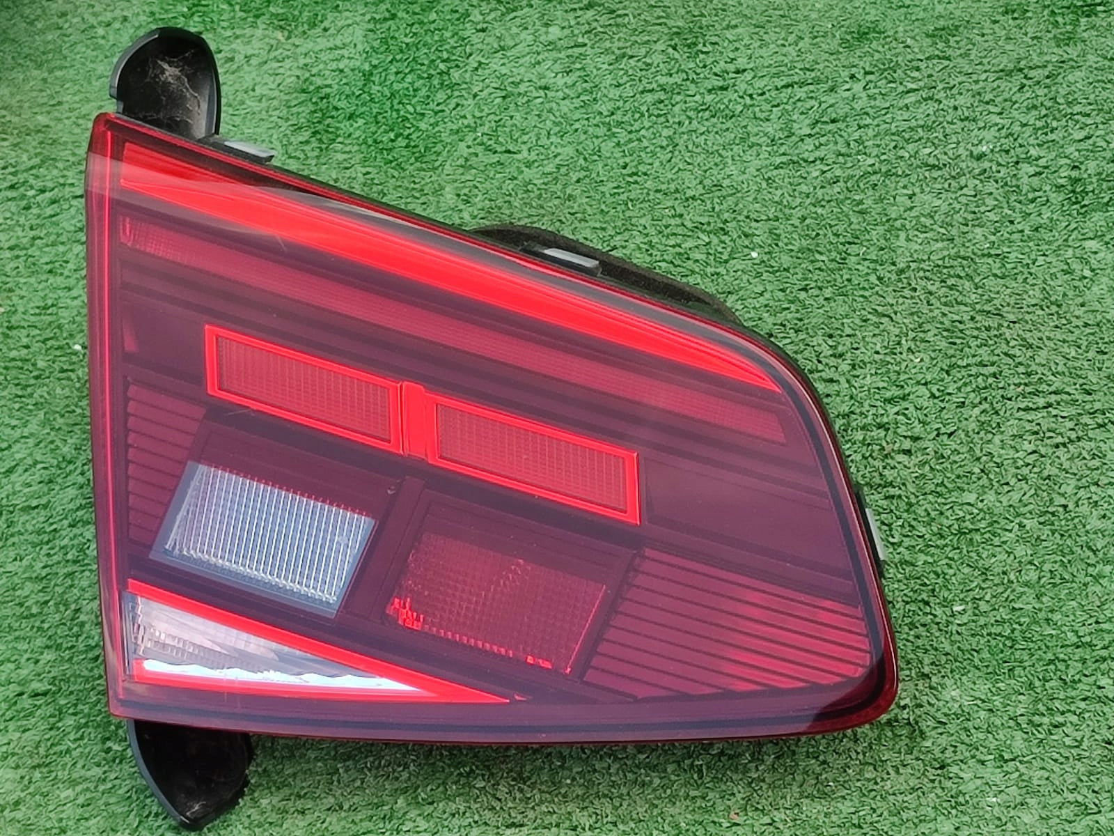 VW Passat tail light LED left 3G5945093 Rearlamp 