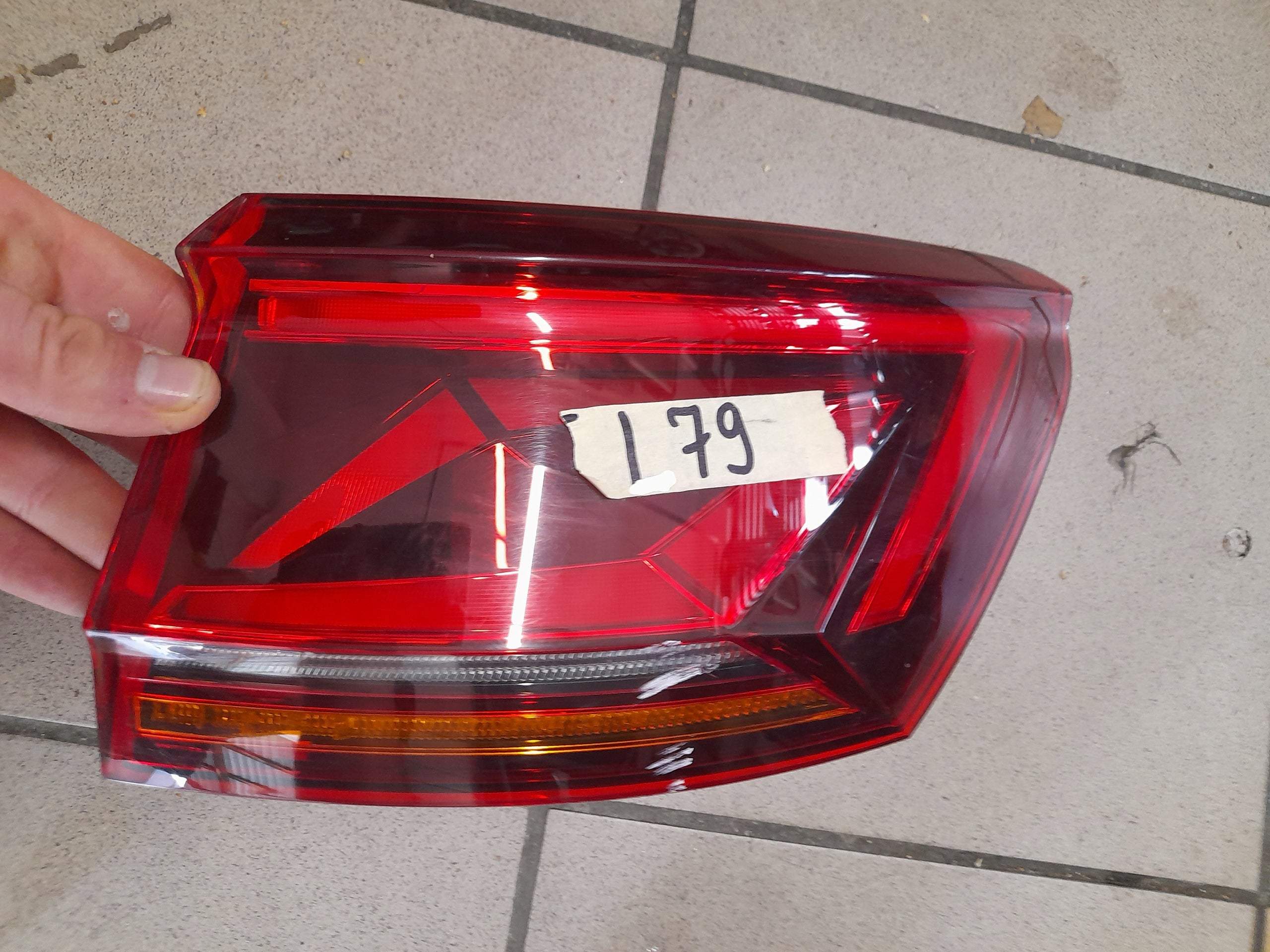 VW Touareg Rückleuchte LED Rechts Rearlamp