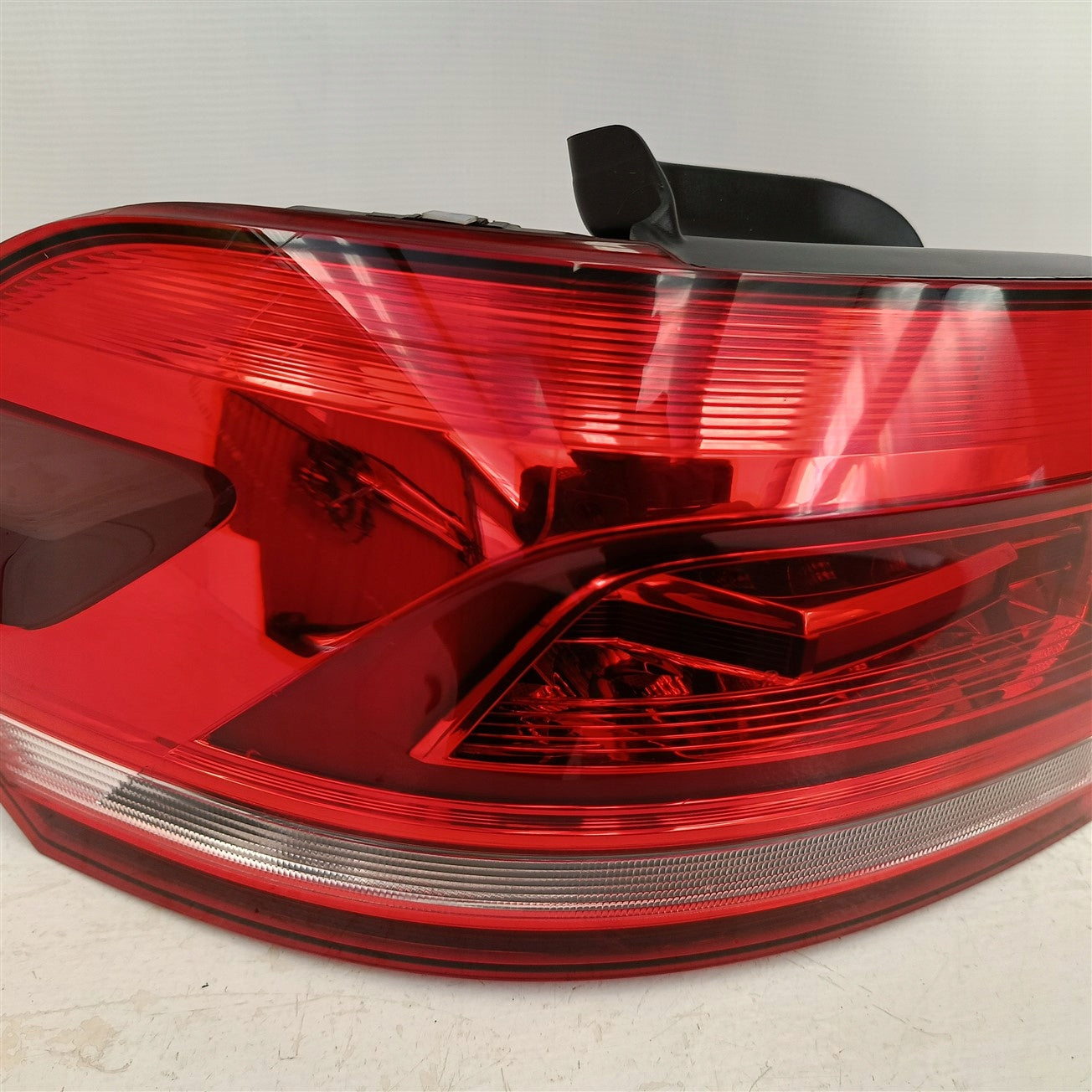 VW Touran Rückleuchte Links 5TA945207 Rearlamp