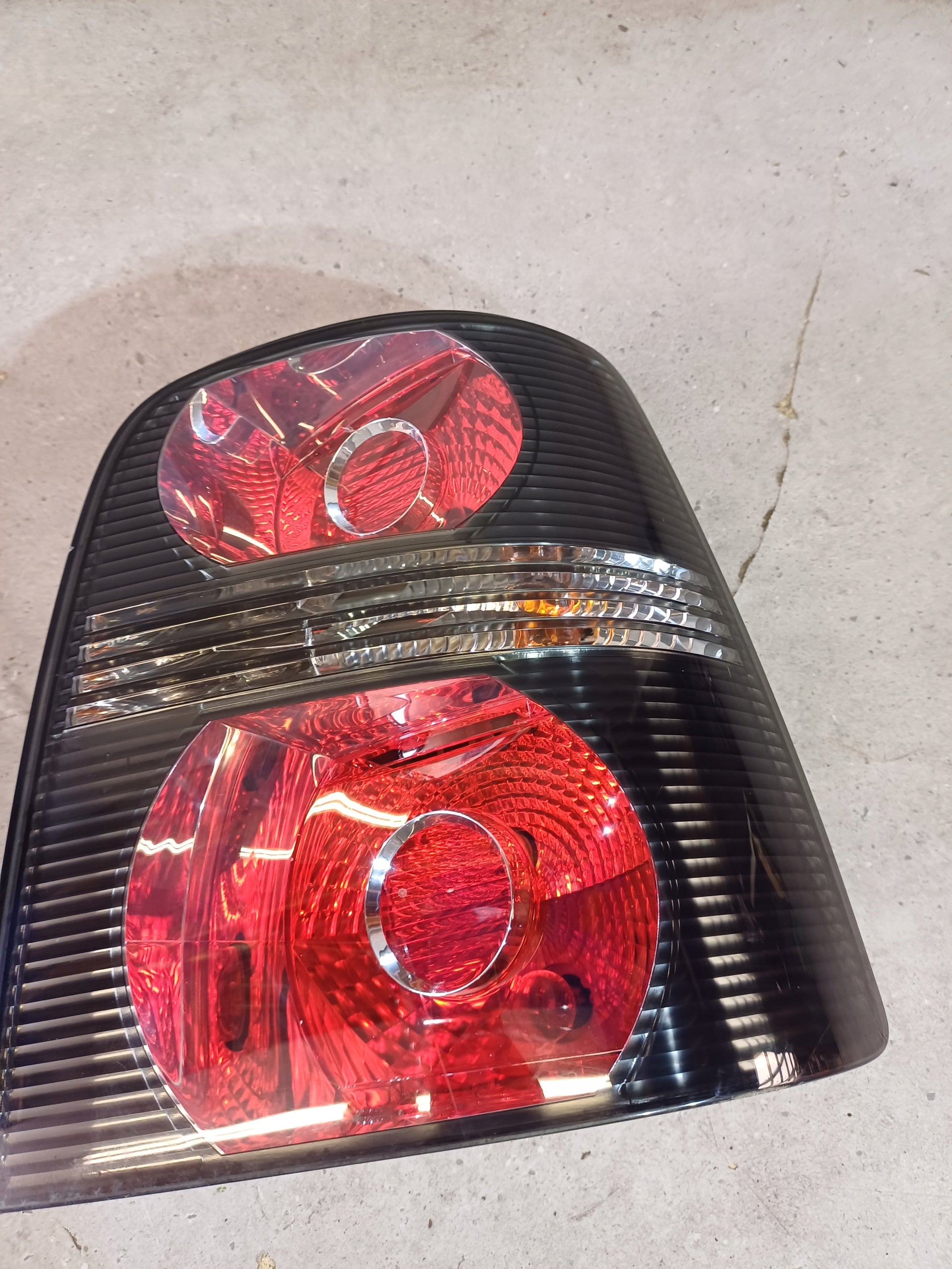 VW Touran Rückleuchte Rechts 1T0945096 Rearlamp