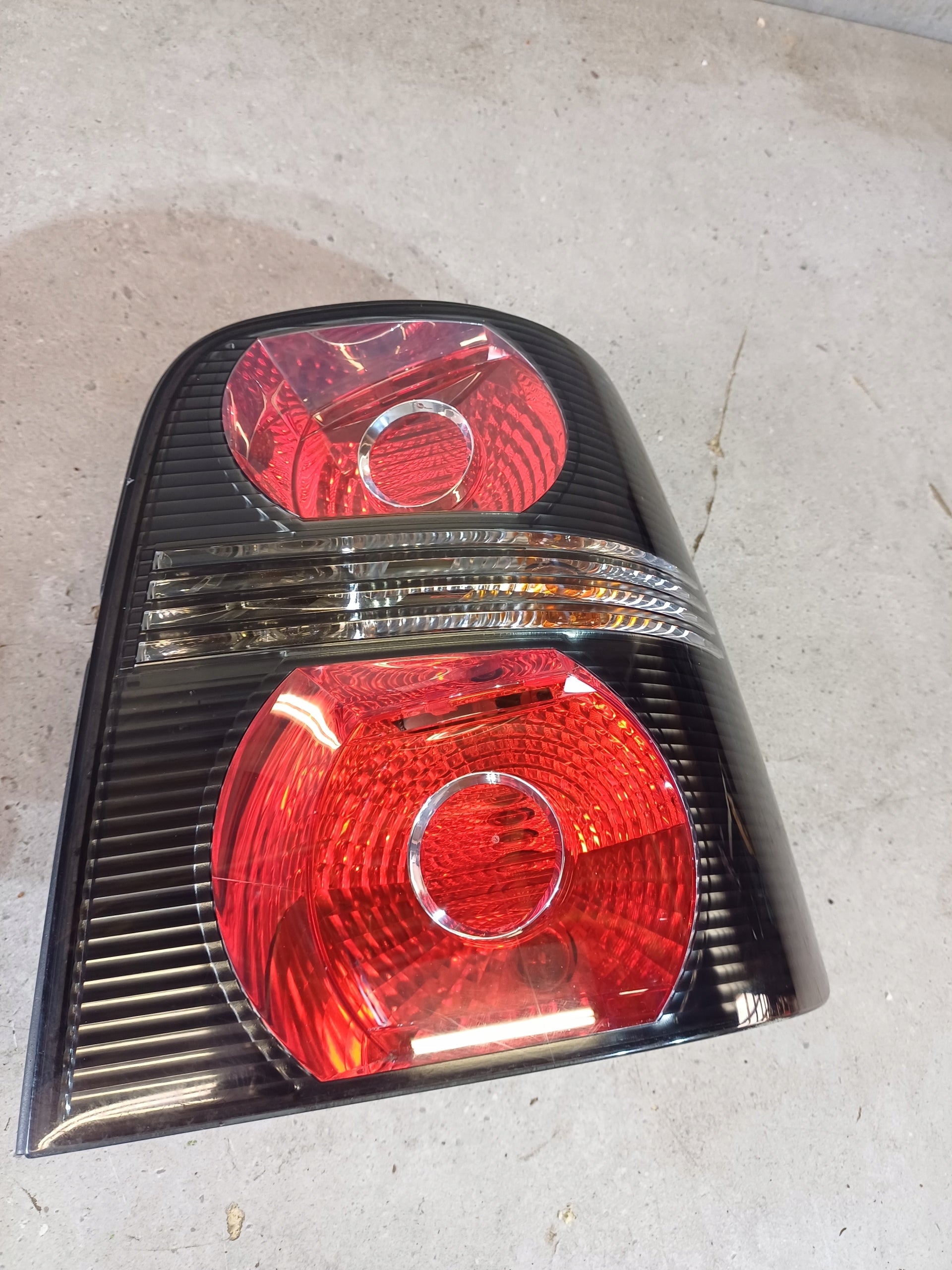 VW Touran Rückleuchte Rechts 1T0945096 Rearlamp