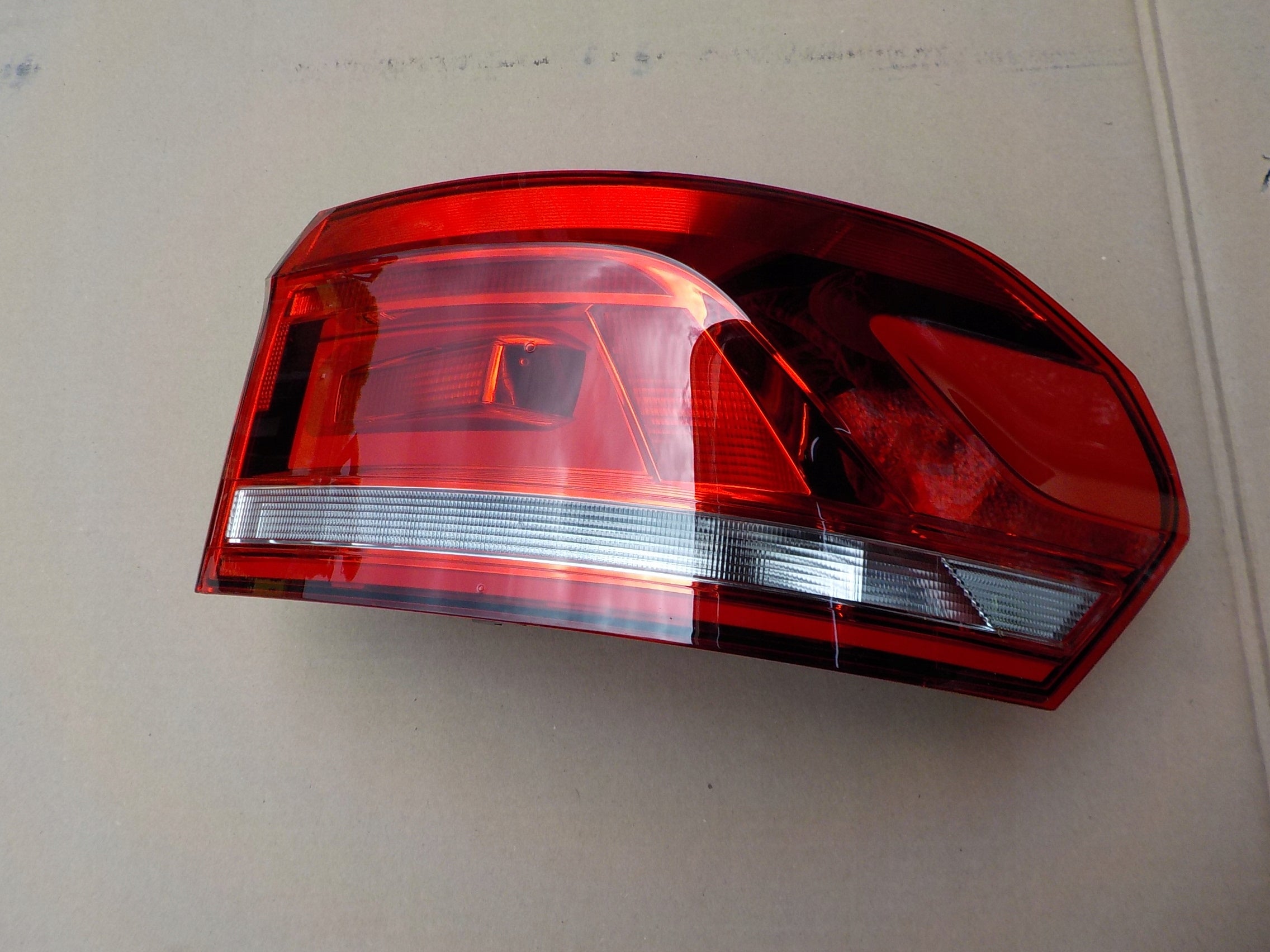 VW Touran Rückleuchte Led Rechts 5TA945096 Rearlamp